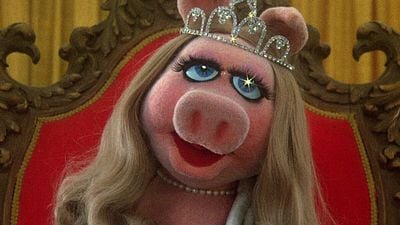 Imagem da notícia "Nem eu nem Jennifer Lawrence estamos à altura dela": Emma Stone se ofende com a mera ideia de interpretar Miss Piggy