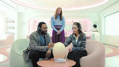 Imagem da notícia Black Mirror de Emilia Clarke: O filme de ficção científica ácido que passou despercebido no ano passado
