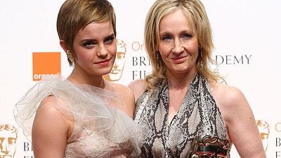 Imagem da notícia "Ignorante": 14 anos após o fim de Harry Potter, J. K. Rowling e Emma Watson entram em nova briga que ninguém imaginava