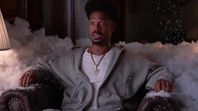 Imagem da notícia "Foi ótimo da parte dele concordar com isso": Marlon Wayans relembra com carinho a participação especial de James Van Der Beek em Todo Mundo em Pânico
