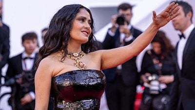 Imagem da notícia Há 28 anos, ela roubava a cena de Tarantino e George Clooney em uma única sequência! Quando veremos essa atriz no cinema novamente?