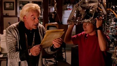 Imagem da notícia Levamos 30 anos para descobrir, mas esse furo de roteiro em De Volta para o Futuro 3 desmonta toda a trama do filme