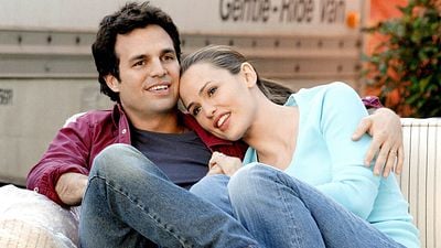 Imagem da notícia Mark Ruffalo diz que o Hulk não é o papel pelo qual ele é mais conhecido, mas sim uma comédia romântica dos anos 2000 que estagnou sua carreira