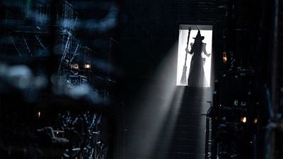 Imagem da notícia É assim que Wicked: Parte 2 altera cena polêmica do musical da Broadway: "Queríamos ser respeitosos"