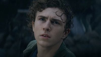 Imagem da notícia A série de fantasia da Disney+, que conseguiu superar uma adaptação ruim, retorna com uma 2ª temporada muito aguardada: "Visualmente, está 10 bilhões de vezes melhor do que nos filmes"