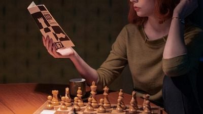 Imagem da notícia Noite de jogos para cinéfilos: 3 opções para testar seus conhecimentos de filmes e séries!