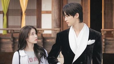 Imagem da notícia O k-drama do ano já está disponível no Disney+: A Coroa Perfeita conta com protagonismo de IU e Byeon Woo-seok