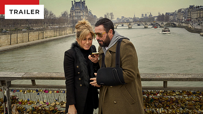 Imagem da notícia Adam Sandler e Jennifer Aniston dão inveja para Emily em Paris na continuação de Mistério no Mediterrâneo; veja o trailer
