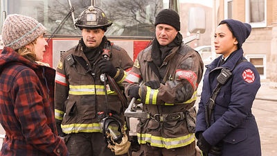 Imagem da notícia Chicago Fire: Mais um ator se despede da série, será que o drama está chegando ao fim?
