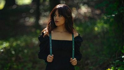 Imagem da notícia Chegou hoje ao streaming: Jenna Ortega seduz professor mais velho em seu filme mais polêmico – e sombrio