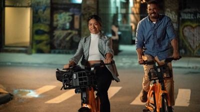 “Estimulante, sexy, divertido”: Para Gina Rodriguez, sua protagonista de Jogos de Amor, na Netflix, subverte muitos clichês das comédias românticas