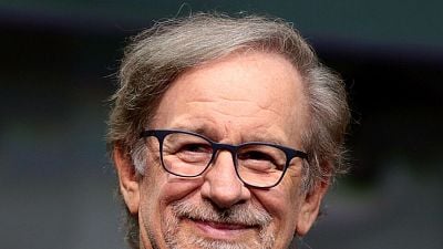 Imagem da notícia Steven Spielberg não quer perder a oportunidade de produzir seu próprio Backrooms e fará adaptação cinematográfica de The Mandela Catalogue