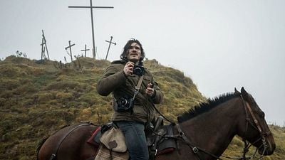 Imagem da notícia Zack Snyder: Confira as primeiras imagens do filme com o qual ele sonhava há 21 anos, estrelando um ator de Rebel Moon