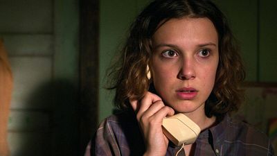 Imagem da notícia Millie Bobby Brown admite que a Netflix não a deixa maratonar Stranger Things antes da estreia: "Não fazemos isso há dez anos"