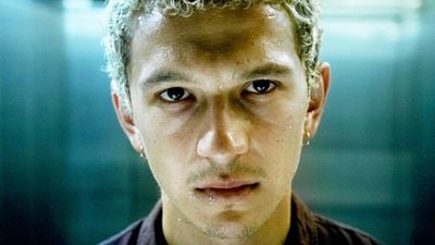 Imagem da notícia Festas, orgias e o estresse da adoção: Esta aclamada série queer da HBO Max vai fazer você suar