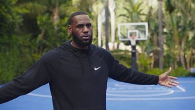 Astro das Olimpíadas 2024, LeBron James estrelou sequência de clássico dos anos 90: Lenda do basquete ganhou filme inspirado em sua vida