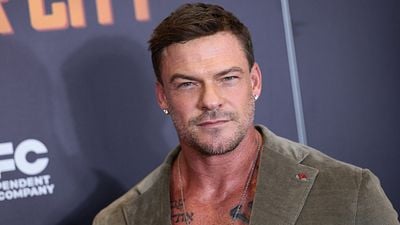 Imagem da notícia Alan Ritchson achou que seria esse icônico personagem da DC na TV, mas acabou perdendo o papel e adquirindo uma dívida imensa