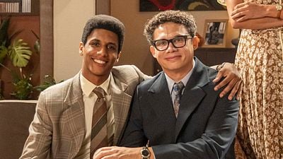 Imagem da notícia Resumo de Garota do Momento (4 de fevereiro, terça): Carlito finalmente conhece Érico, Flora toma uma decisão importante e mais!