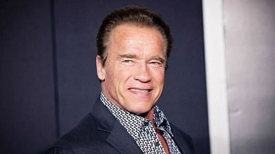 Imagem da notícia Arnold Schwarzenegger paga um dólar à Warner Bros há 29 anos para poder manter o objeto mítico de um de seus filmes de pior audiência