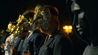 Imagem da notícia VIPs de Round 6 foram inspirados em Elon Musk? Diretor da série coreana expõe semelhanças com o bilionário