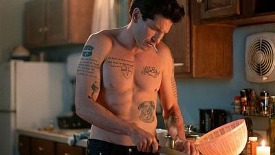 Imagem da notícia Esta série não conseguiu atingir o mesmo nível do filme de Richard Gere dos anos 80, e por isso foi implacavelmente cancelada após uma temporada