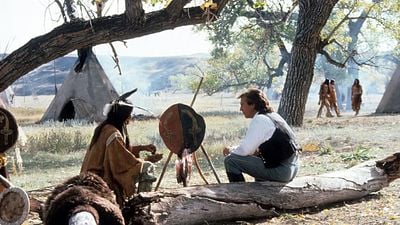 Imagem da notícia Ator do filme vencedor do Oscar Dança com Lobos é condenado à prisão perpétua e diz que "decisão foi injusta"