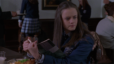 Quais livros Rory leu em Gilmore Girls? 5 títulos incríveis para manter a leitura em dia como a personagem