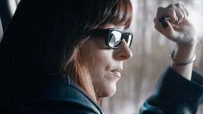 Imagem da notícia Os pais desta atriz eram grandes estrelas nos anos 80 – e sua avó é uma lenda de Hollywood