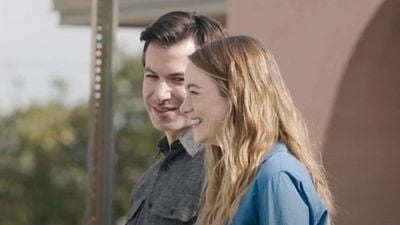 Imagem da notícia "Cinema para mim": Uma maldição atrapalha apresentadores de reality show na nova série da A24 com Emma Stone