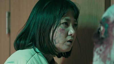 Imagem da notícia A série sul-coreana que tira sarro de zumbis vai estrear sua 2ª temporada na Netflix