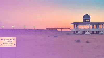 Imagem da notícia Novidade no streaming: Filme de ficção científica extraordinário com Scarlett Johansson, em que uma cidade inteira foi construída no deserto