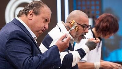 Imagem da notícia Assisti à estreia do MasterChef Brasil e me surpreendi: O elenco bem escalado e a dinâmica inédita em grupos não deram nem tempo de bocejar