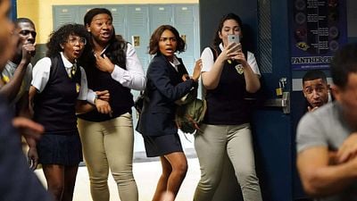 Imagem da notícia Na Netflix: É a série mais bem avaliada do Arrowverse, mas sempre esquecemos que ela existe!