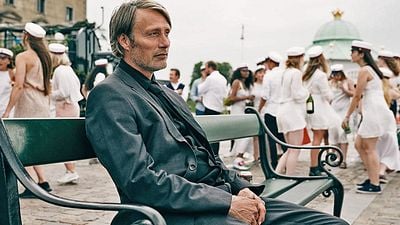 Imagem da notícia Um dos destaques do cinema de 2021 está disponível no streaming – o vilão Mads Mikkelsen de Indiana Jones em sua melhor forma!