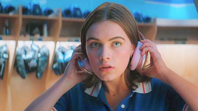 Imagem da notícia Se você gosta de Off Campus, este best-seller com 5 milhões de cópias vendidas vai virar a nova série fenômeno da Netflix