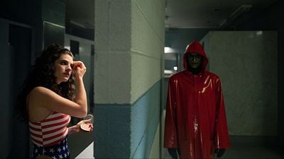 Imagem da notícia Rua do Medo: Qual a ordem cronológica da franquia da Netflix e quando Rainha do Baile se passa?