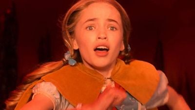 Imagem da notícia Netflix deletou um "detalhe" de Stranger Things com a série no ar: Fãs notaram um erro em cena de Holly Wheeler