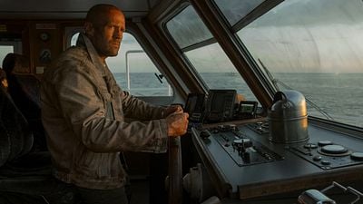 Imagem da notícia "Não dá para criar isso em um estúdio": Jason Statham filmou Código: Vingança em um navio cargueiro real no meio do Mar Mediterâneo