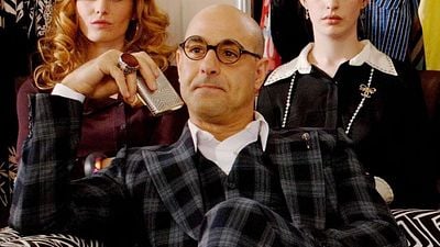 Imagem da notícia "Já estarei morto": Stanley Tucci ironiza espera por sequência e expõe o hiato surreal de O Diabo Veste Prada