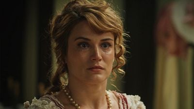 Imagem da notícia "A versão mais sombria e sensual de Bridgerton": Produção brasileira fisga os gringos e pode virar seu novo vício - se já não virou!