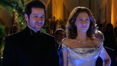 Imagem da notícia Ninguém poderia imaginar, mas há 17 anos a abertura desta obra-prima da Globo respondeu à maior questão da novela