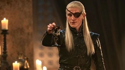 Imagem da notícia Ator que faz Aemond em House of the Dragon é irreconhecível na vida real, compare com o visual do ator em A Casa do Dragão