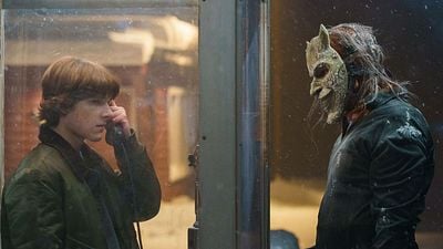 Imagem da notícia O Telefone Preto 2: Diretor do filme de terror revela o segredo por trás da nova máscara perturbadora do Sequestrador