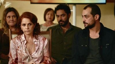 Imagem da notícia Tela Quente hoje (02/09) não é filme: Globo exibe episódio da 2ª temporada de Os Outros, suspense com Adriana Esteves e Eduardo Sterblitch