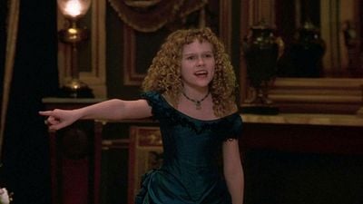Imagem da notícia “Tenho 12 anos e ele 31. Por que eu iria gostar?”: Kirsten Dunst fala sobre o seu polêmico beijo em um filme clássico de 1994