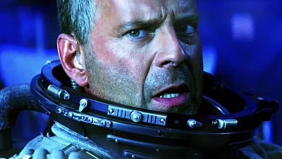 Imagem da notícia Bruce Willis estrelou um dos maiores sucessos dos anos 90, mas jurou nunca mais trabalhar com seu diretor: "As grandes cenas foram cortadas"