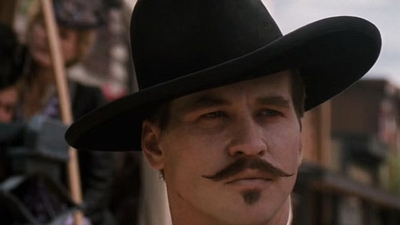Imagem da notícia "Eu jamais poderia ter deixado passar essa oportunidade": Este ator estrelou um dos melhores filmes de faroeste dos anos 90 graças a Marlon Brando.