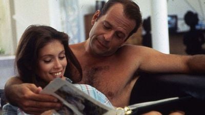 Imagem da notícia "Não quero vê-lo balançando na piscina": Bruce Willis explica como foi enganado para ficar nu em filme massacrado pela crítica e pelo público