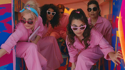 Imagem da notícia Filme da Barbie ia ter duas participações especiais que só os fãs de Greta Gerwig iam entender: "Meus filhos"