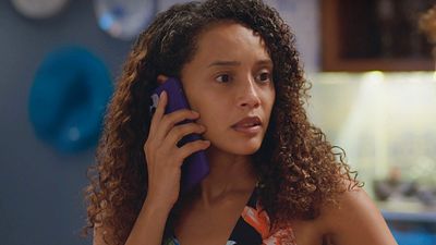 Imagem da notícia Resumo de Vale Tudo (23 a 28/06): Raquel sofre nova decepção com Fátima, mas dá a volta por cima e conquista uma quantia milionária